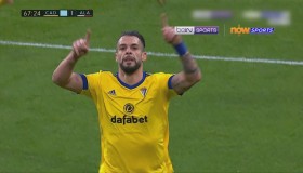 皇马马斯坦托诺首球闪耀：足球盛宴中的定位球战术制胜