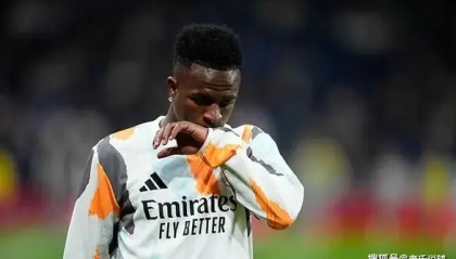 英超烽火燃，利物浦领跑，阿森纳异军突起：曼城切尔西紧追不舍